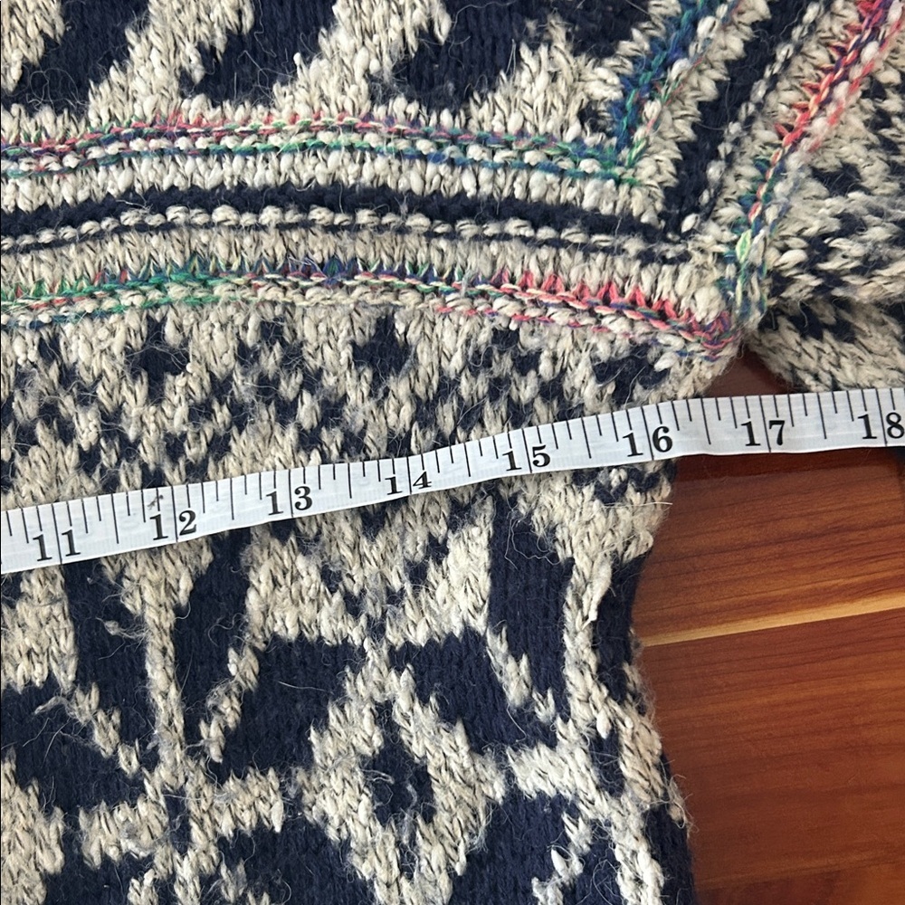 HQ Multicolor Patterned Knit Cardigan - Picture 8 of 8
